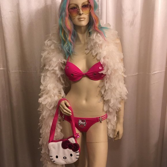 ADORABLE hot pink bikini and jewlery set with hello kitty and crystal details! - Picture 3 of 13